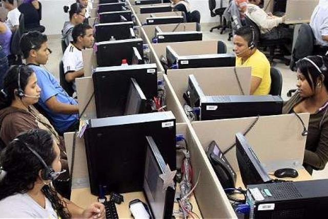 Peran Teknologi dalam Meningkatkan Kemampuan Call Center Profesional