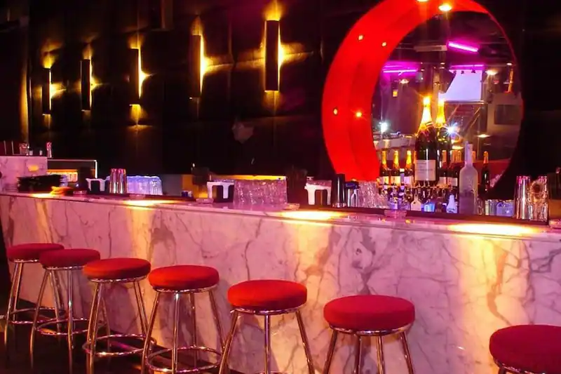 Best Nightlife Dining and Entertainment: Tempting Nightclub Tour