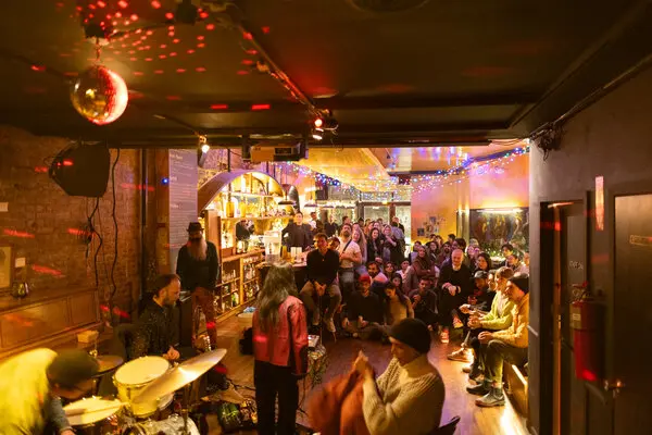 Nightclub Tourism for Understanding Social Dynamics