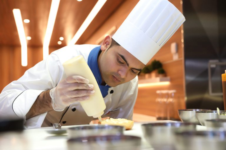 Peran Penting Demi Chef dalam Dapur Profesional