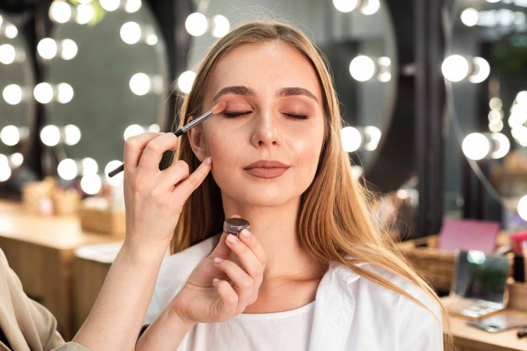 Makeup Ramah Lingkungan untuk Pelaku Pariwisata