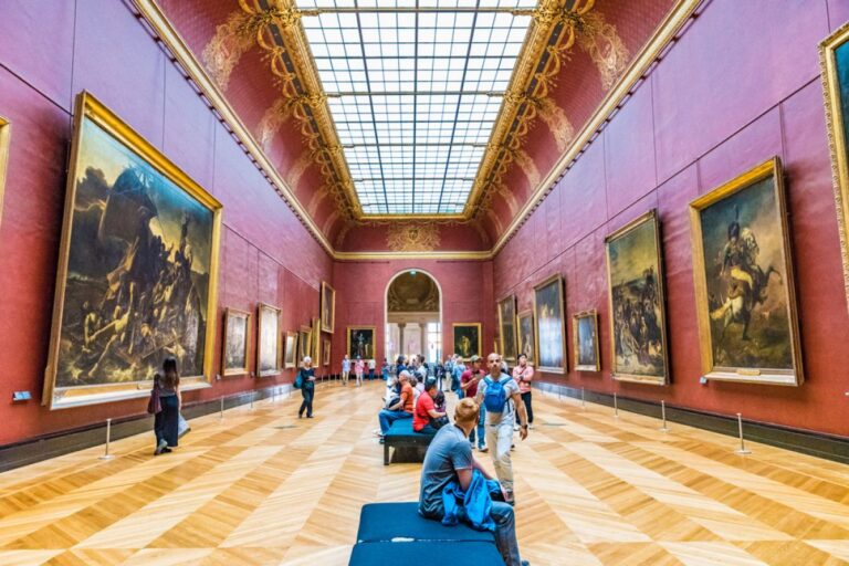 Museum Management in the Modern Age: Blending Art, Technology, and Culture