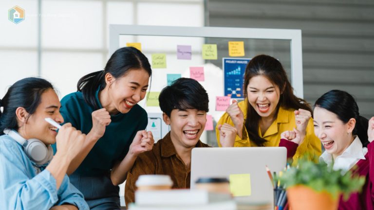 Strategi Marketing Communication 2025 untuk menarik Generasi Z dan Alpha dengan pendekatan kreatif dan digital.
